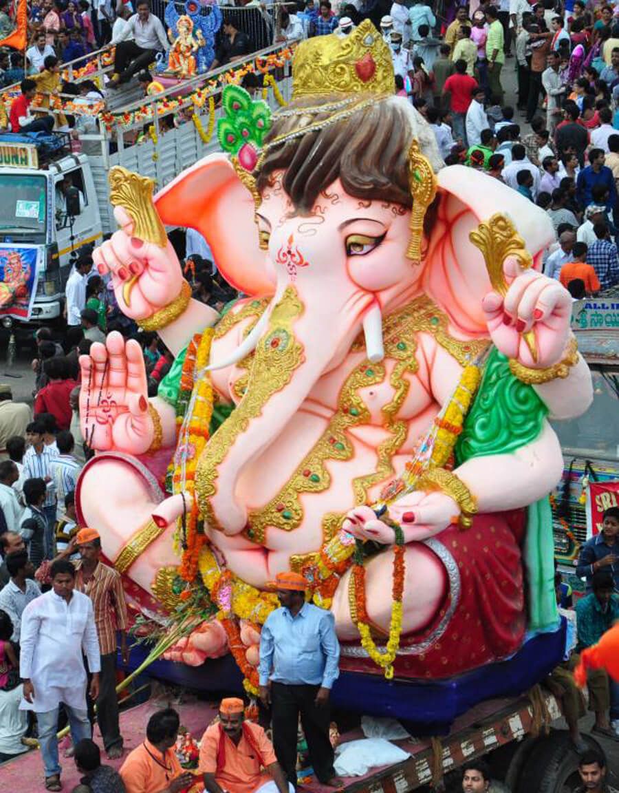 2016 Ganesh Nimajjanam in Hyderabad Photos