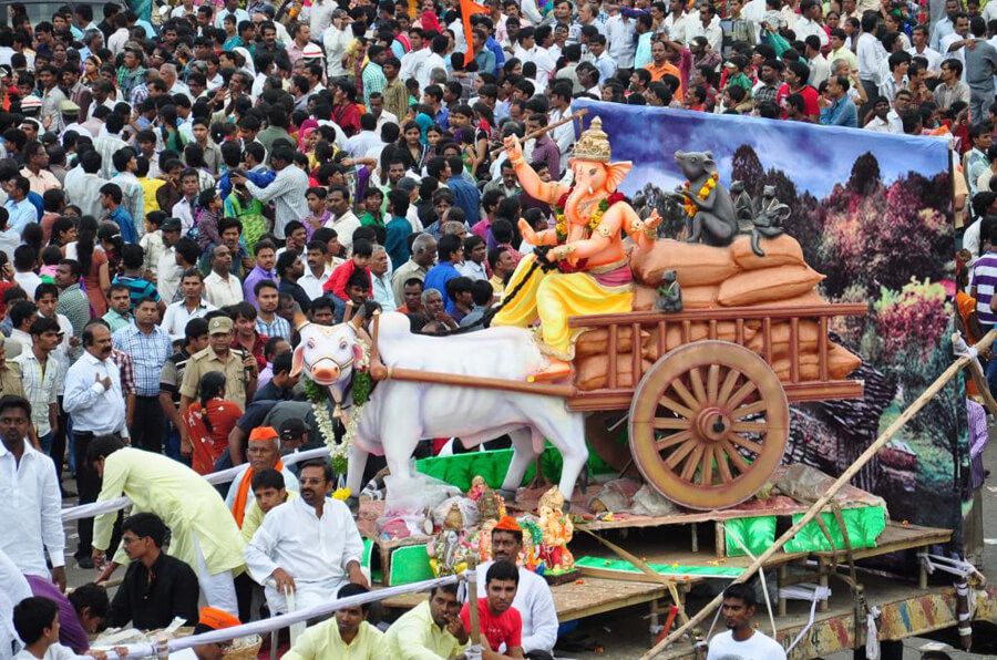 2016 Ganesh Nimajjanam in Hyderabad Photos