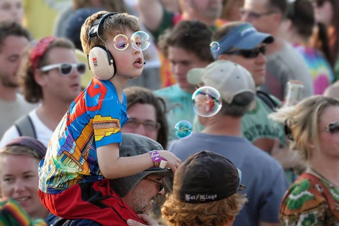 25 Hilarious Photographs That Were Timed To Perfection