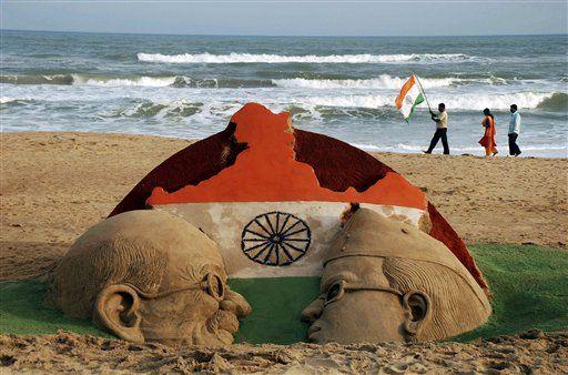 70th Independence Day Sand Sculpture & Drawing Painting