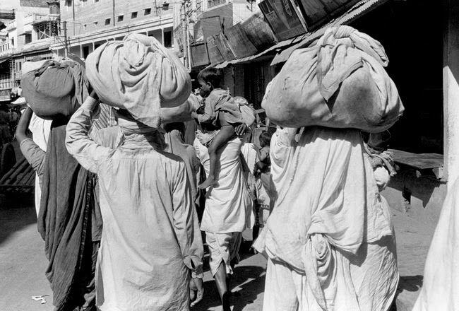 Amazing Black & White Pictures Capture India's Soul in the 1970s