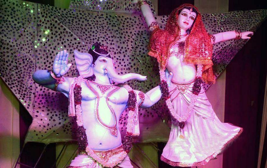 Amazing Ganesh Idols Photos