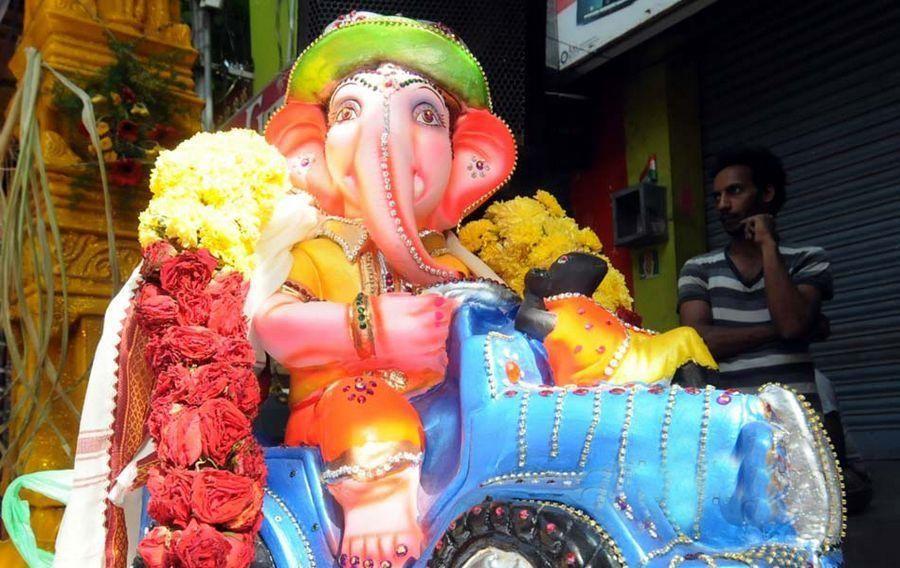Amazing Ganesh Idols Photos