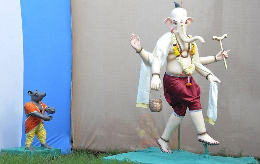 Amazing Ganesh Idols Photos