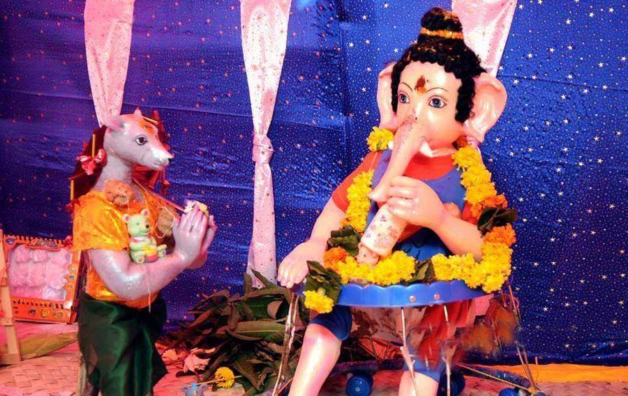 Amazing Ganesh Idols Photos