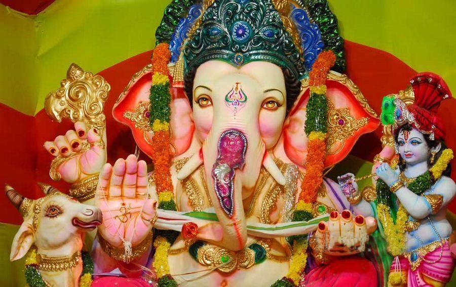 Amazing Ganesh Idols Photos