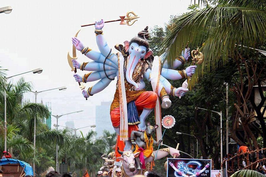 Amazing Ganesh Idols Photos