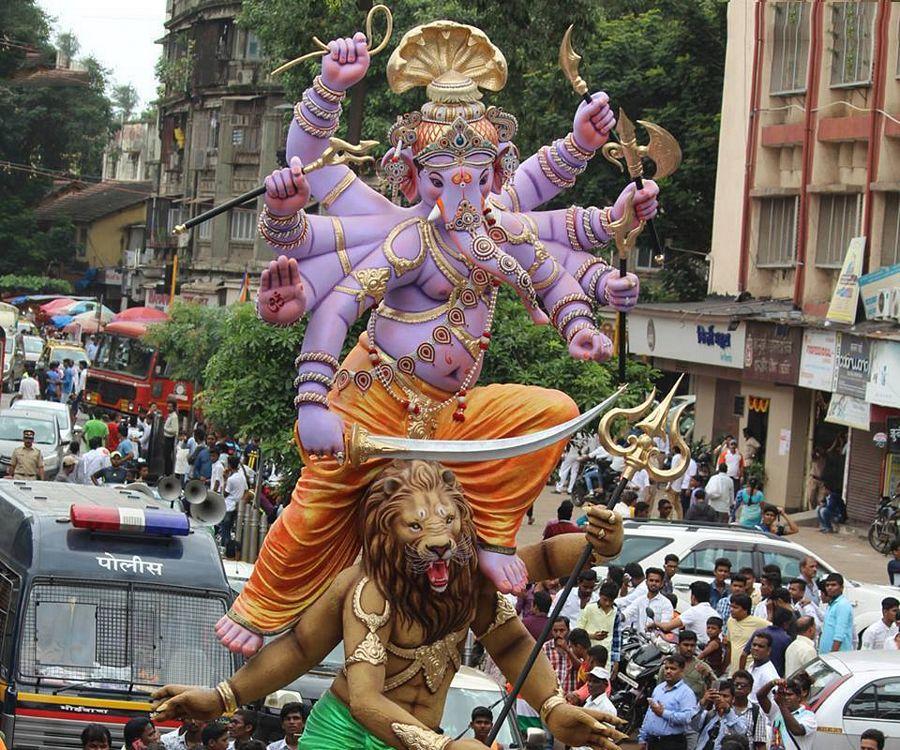 Amazing Ganesh Idols Photos