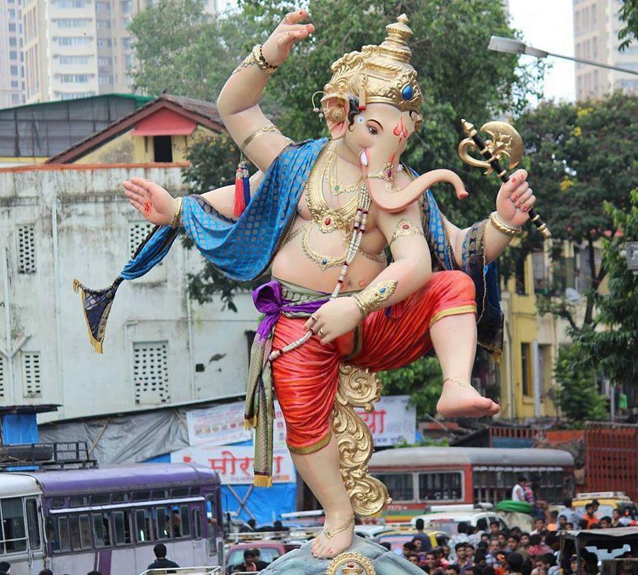 Amazing Ganesh Idols Photos
