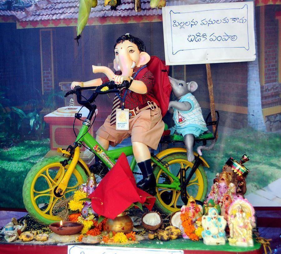 Amazing Ganesh Idols Photos