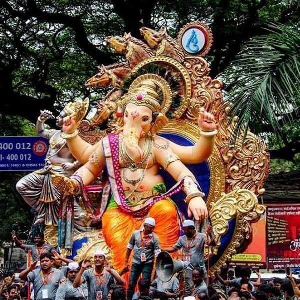 Amazing Ganesh Idols Photos