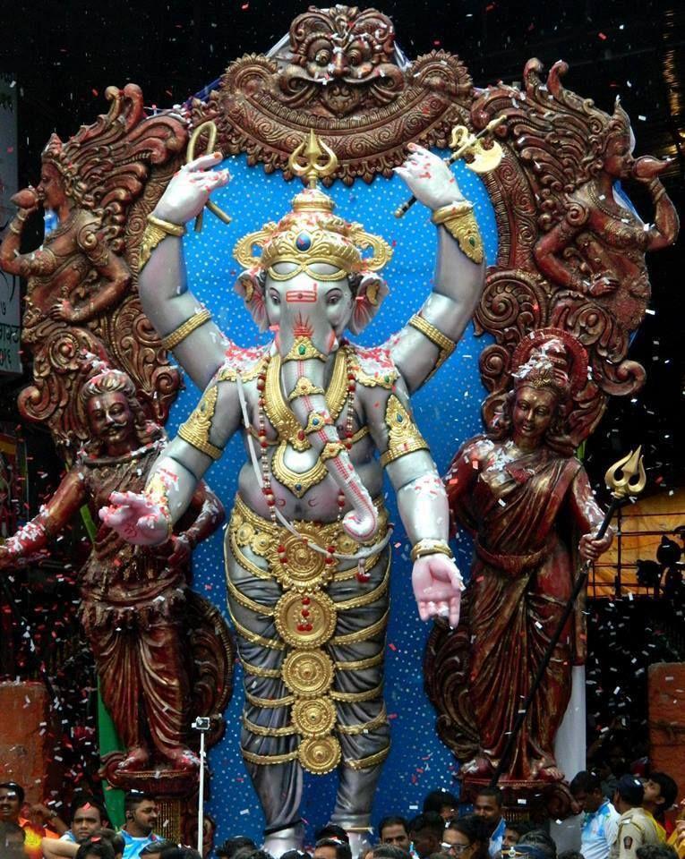Amazing Ganesh Idols Photos