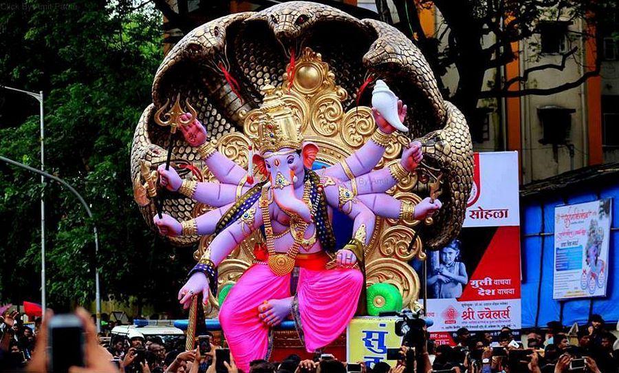 Amazing Ganesh Idols Photos