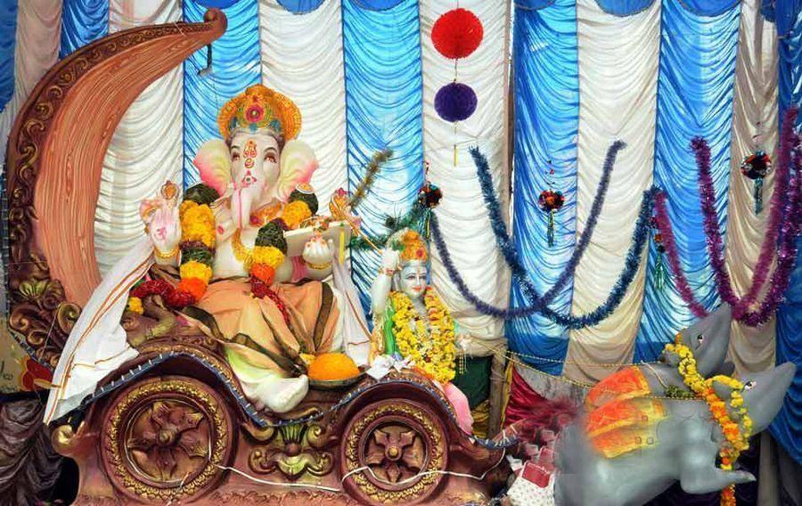 Amazing Ganesh Idols Photos