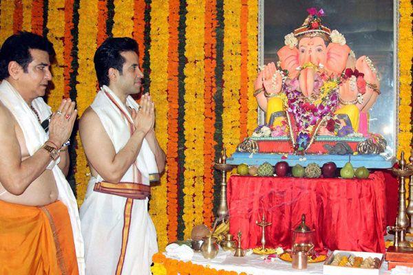 Bollywood Stars celebrate Ganesh Chaturthi Photos