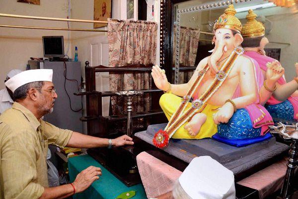 Bollywood Stars celebrate Ganesh Chaturthi Photos