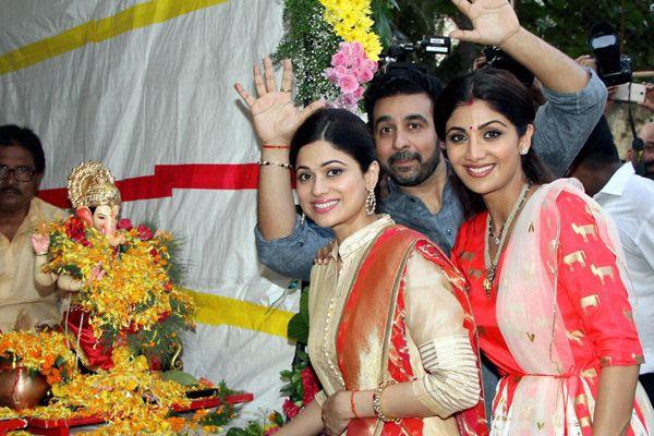 Bollywood Stars celebrate Ganesh Chaturthi Photos