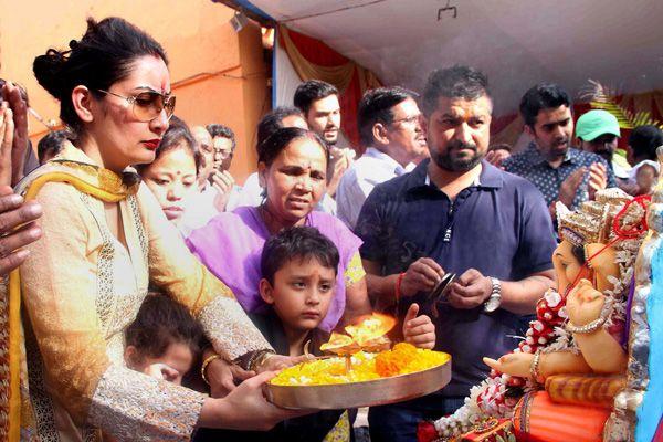 Bollywood Stars celebrate Ganesh Chaturthi Photos