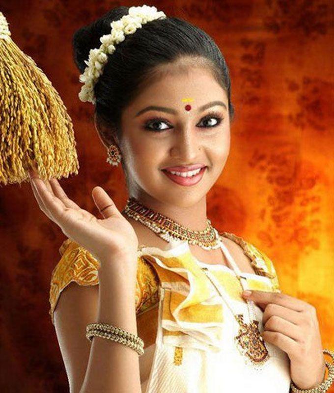 Celebrities Look Gorgeous In Onam Celebration Photos