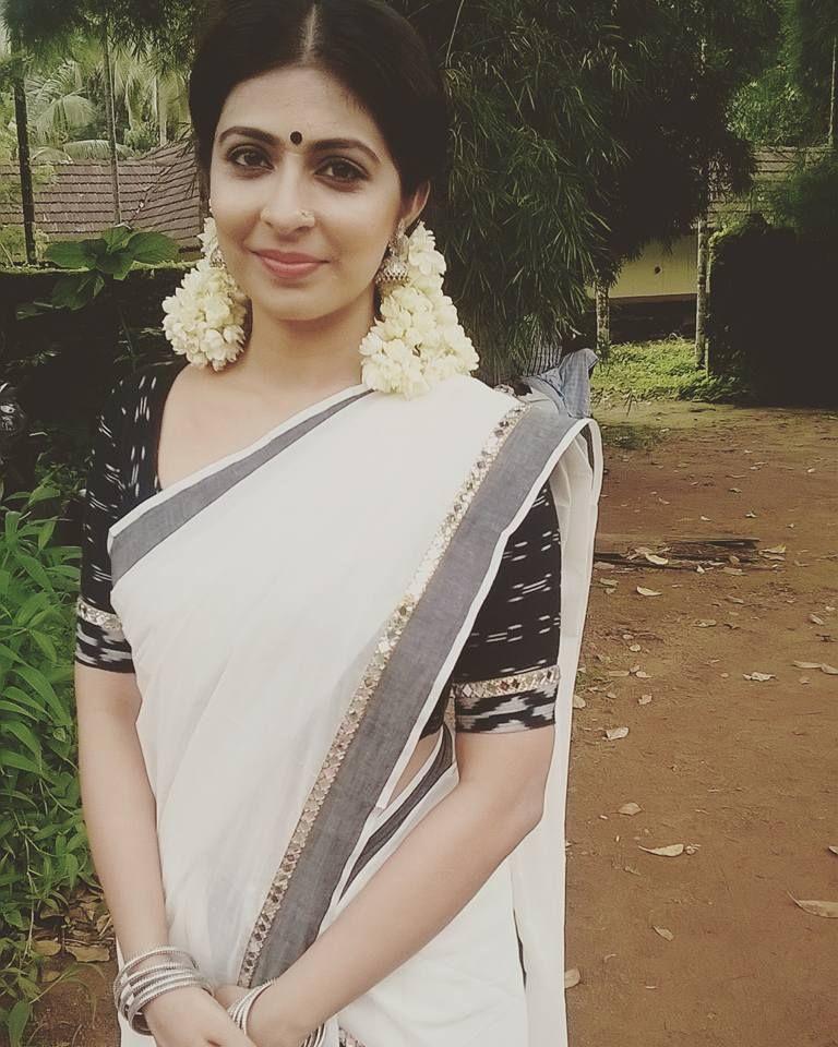 Celebrities Look Gorgeous In Onam Celebration Photos