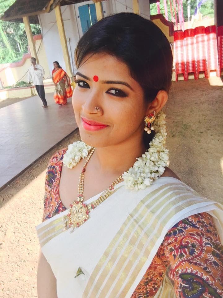 Celebrities Look Gorgeous In Onam Celebration Photos