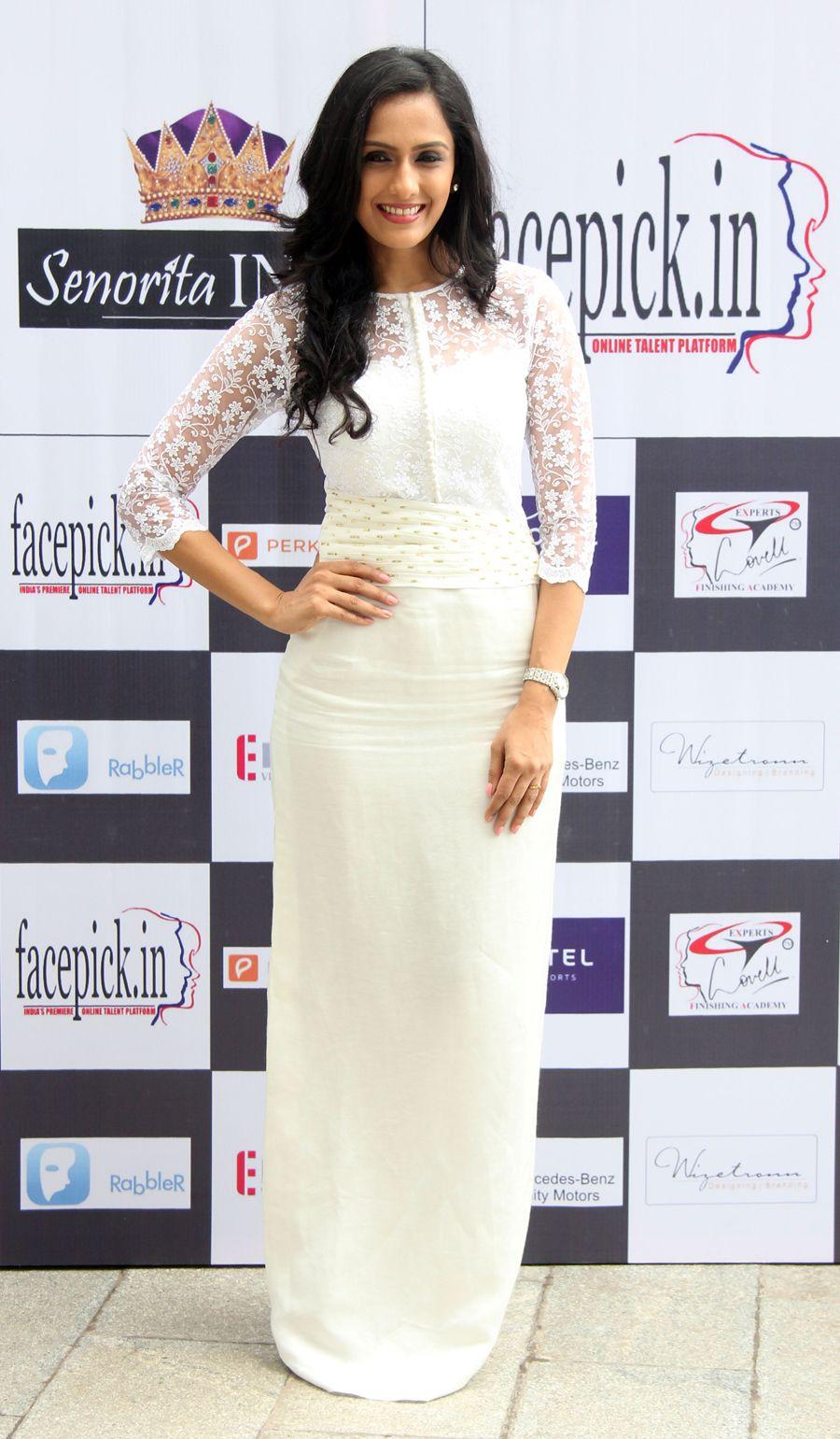 Grand Unvieling of the Glamorous Crowns of 'Senorita India 2016' Beauty Pageant