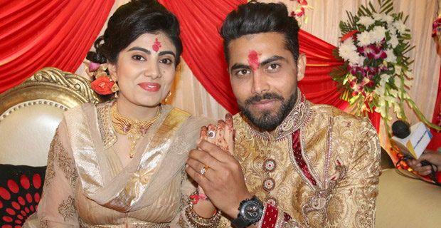 Indian Cricket Team Players With Wife Photos