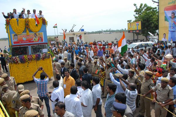 PV Sindhu gets a Rousing Welcome in Vijayawada