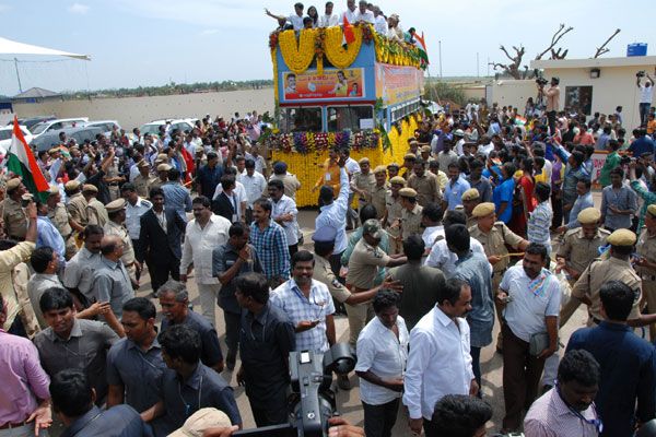 PV Sindhu gets a Rousing Welcome in Vijayawada