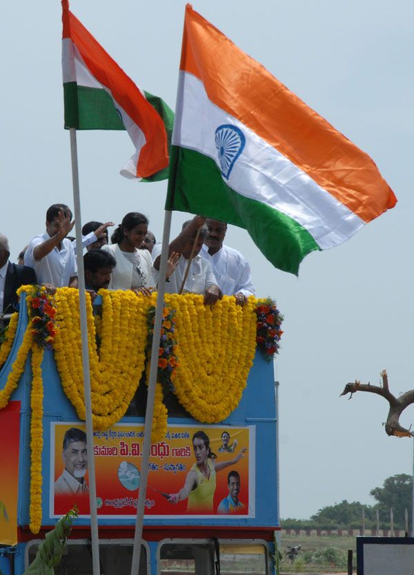 PV Sindhu gets a Rousing Welcome in Vijayawada