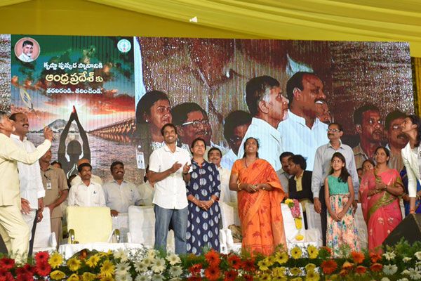 PV Sindhu gets a Rousing Welcome in Vijayawada