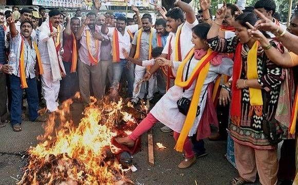 Rare images of Karnataka and tamilnadu Bundh photoss