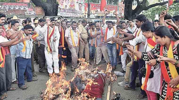 Rare images of Karnataka and tamilnadu Bundh photoss