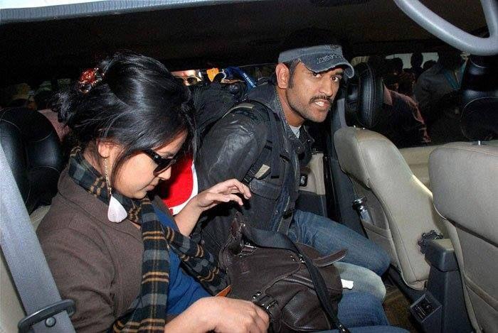 Sakshi Dhoni Private Moments Photos goes viral on Internet