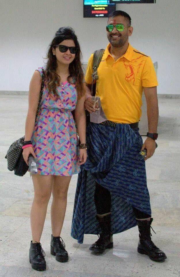 Sakshi Dhoni Private Moments Photos goes viral on Internet