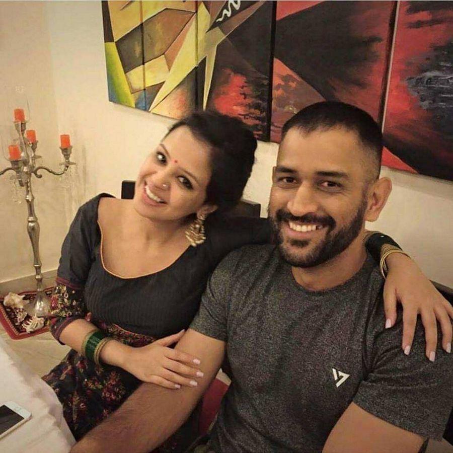 Sakshi Dhoni UNSEEN Photos goes viral on Internet