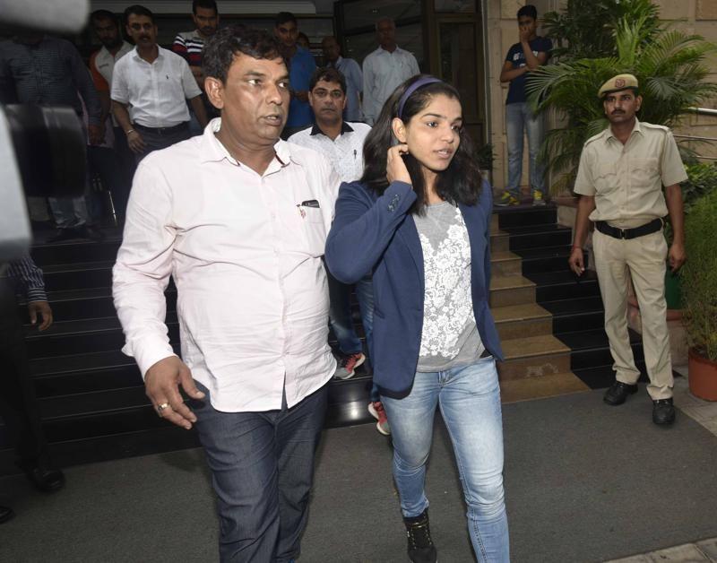 Sakshi Malik gets a Grand Welcome in Harayana Photos