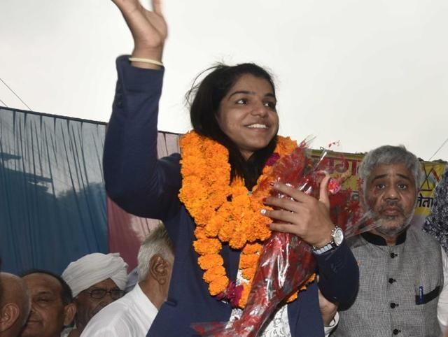Sakshi Malik gets a Grand Welcome in Harayana Photos