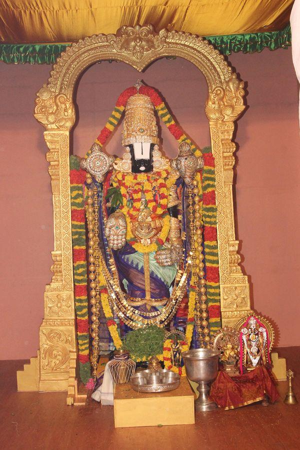 Srivari model temple in Vijayawada in Pushkarni