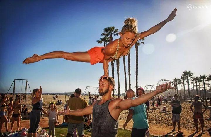 This Yogi's Incredible Body Poses Are Inspiring