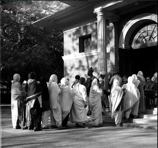 UNSEEN Vintage Photos that capture the past of India