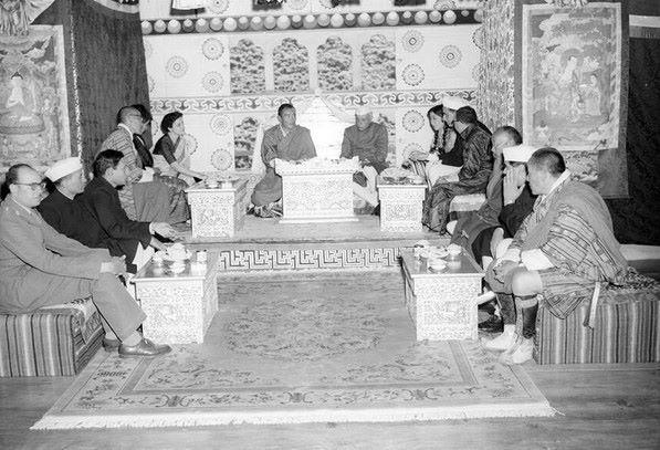 UNSEEN Vintage Photos that capture the past of India