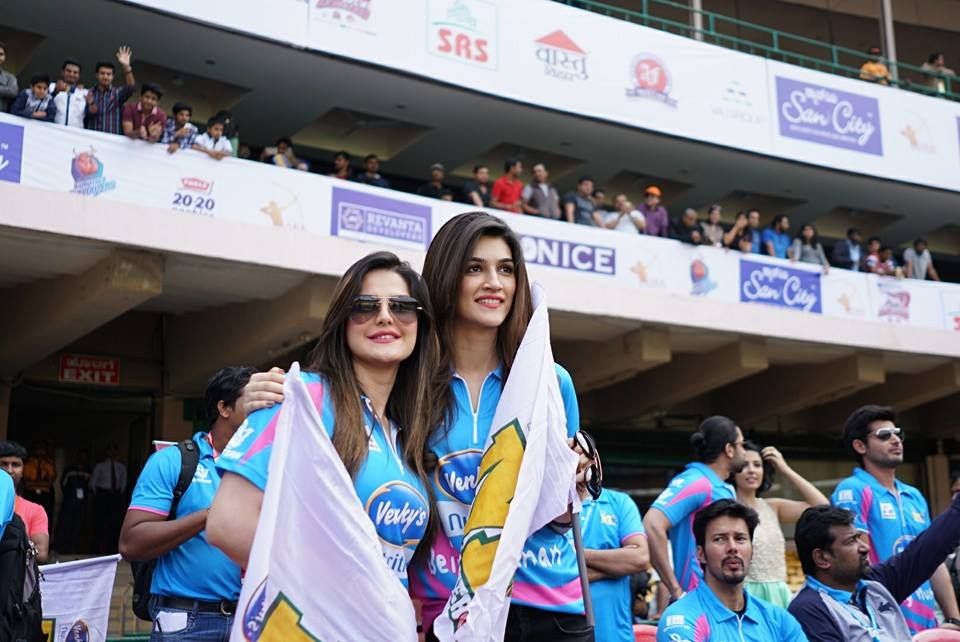 CCL 6 Mumbai Heroes Vs Punjab De Sher T20 Match Photos