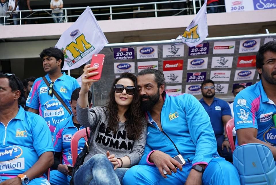 CCL 6 Mumbai Heroes Vs Punjab De Sher T20 Match Photos