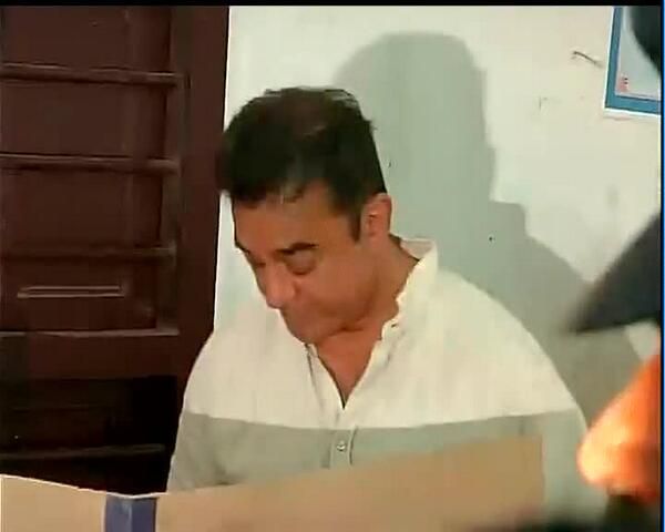 Celebrity And polticians Voting Tamil Nadu, Puducherry and Kerala Assembly election 2016