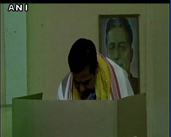 Celebrity And polticians Voting Tamil Nadu, Puducherry and Kerala Assembly election 2016