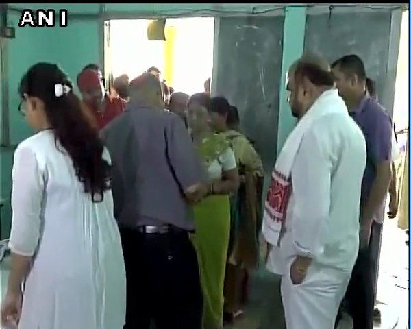 Celebrity And polticians Voting Tamil Nadu, Puducherry and Kerala Assembly election 2016