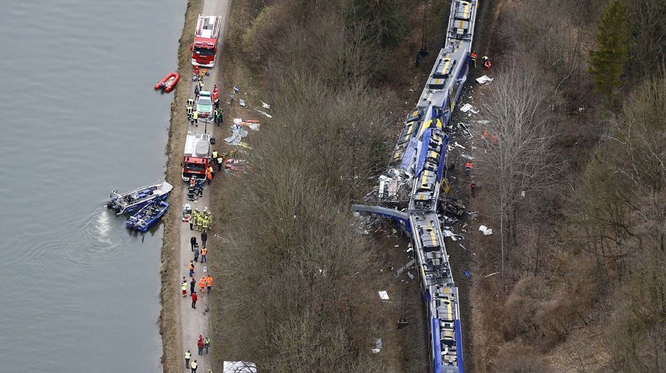 Germany Train Crash Photos