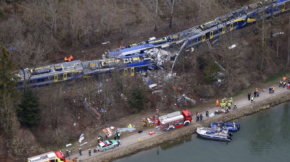 Germany Train Crash Photos