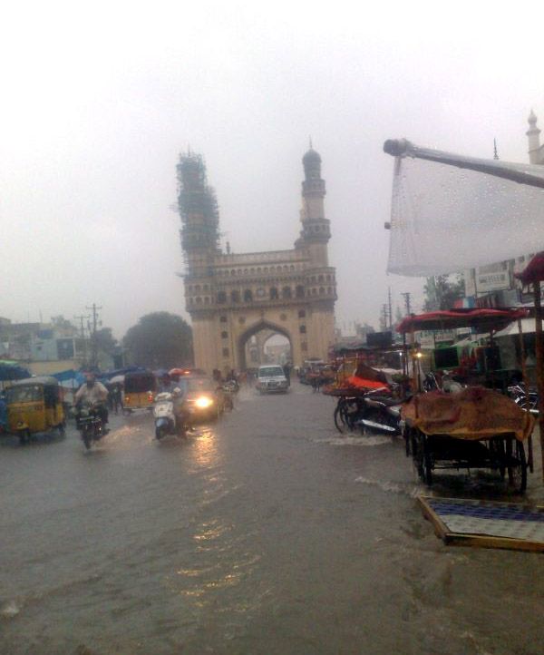 Heavy rains lash Telangana Photos